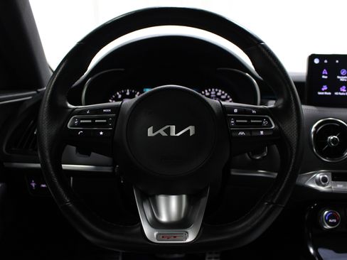 Used 2022 Kia Stinger GT2 image 11