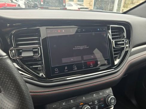 Used 2024 Dodge Durango GT image 28
