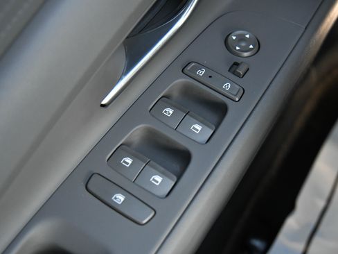 Used 2024 Hyundai Elantra SEL image 33