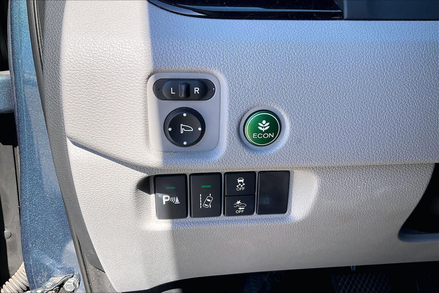 Used 2016 Honda Pilot Touring image 33