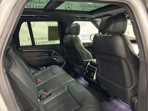 Used 2025 Land Rover Range Rover SE AWD/4WD image 31