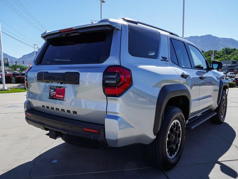 Certified 2025 Toyota 4Runner TRD Off-Road Premium AWD/4WD image 8