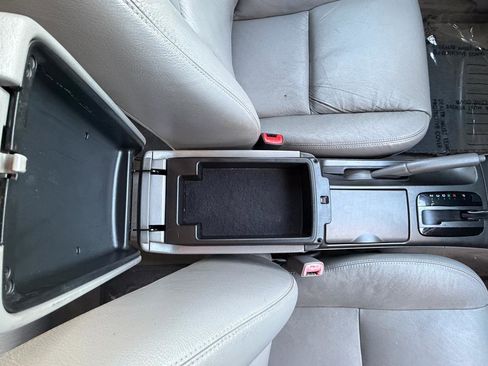 Used 2005 Toyota Camry LE image 24