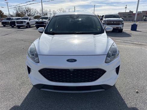 Used 2020 Ford Escape SE image 8