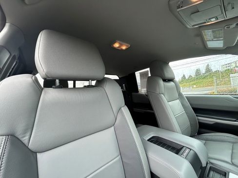 Used 2021 Toyota Tundra Limited w/ Limited Premium Package AWD/4WD image 28