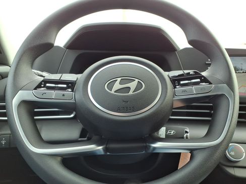 New 2026 Hyundai Elantra SE FWD image 12