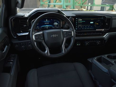 Used 2022 Chevrolet Silverado 1500 RST AWD/4WD image 18