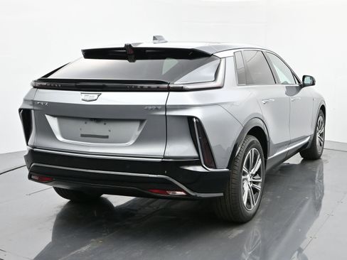 New 2025 Cadillac Lyriq Luxury image 5
