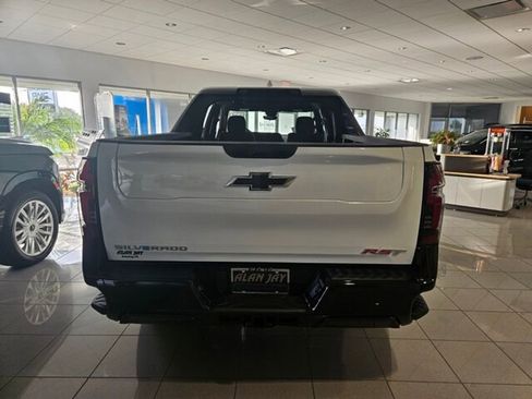 New 2025 Chevrolet Silverado EV RST image 5