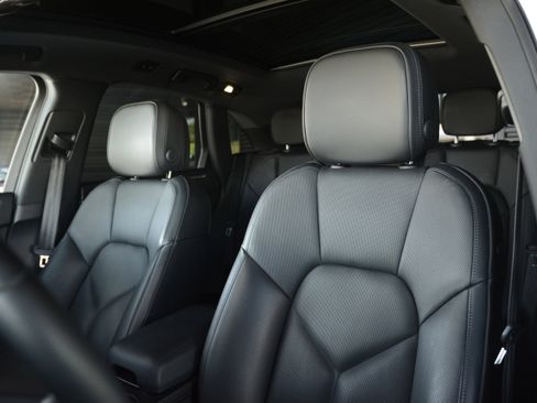 Used 2022 Porsche Macan S AWD/4WD image 5