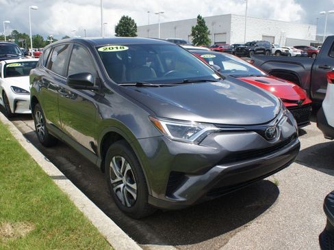 Used 2018 Toyota RAV4 LE w/ All Weather Liner Package FWD image 2