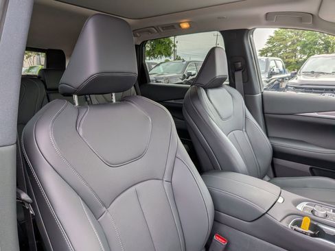 New 2027 INFINITI QX60 Luxe w/ Cargo Package AWD/4WD image 38