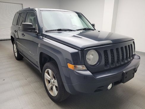 Used 2014 Jeep Patriot Latitude w/ Sun/Sound Group AWD/4WD image 13