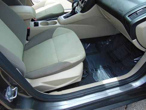 Used 2013 Ford Focus SE FWD image 13