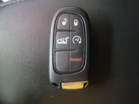 Used 2023 Jeep Cherokee Altitude Lux image 32