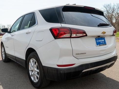 Used 2024 Chevrolet Equinox LT FWD image 8