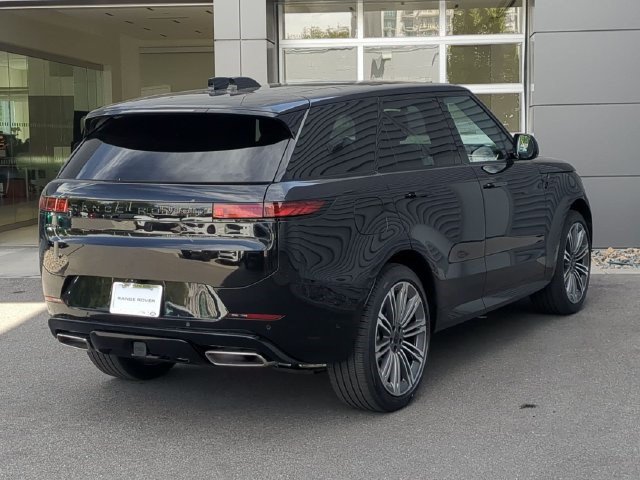 New 2026 Land Rover Range Rover Sport Dynamic SE AWD/4WD image 5