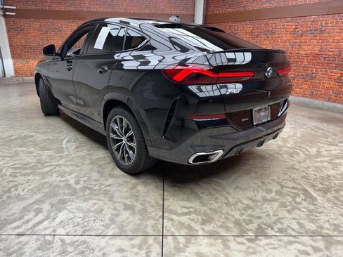 Used 2022 BMW X6 xDrive40i w/ M Sport Package image 3