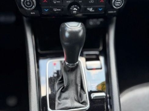 Used 2022 Jeep Compass Limited AWD/4WD image 15