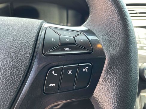 Used 2017 Ford Explorer XLT FWD image 8