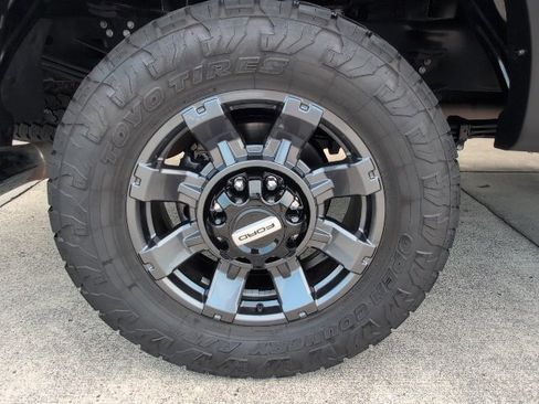 Used 2023 Ford F250 Lariat w/ Sport Appearance Package image 9