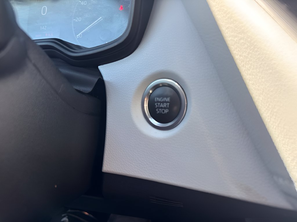 Used 2023 Toyota Corolla SE FWD image 18