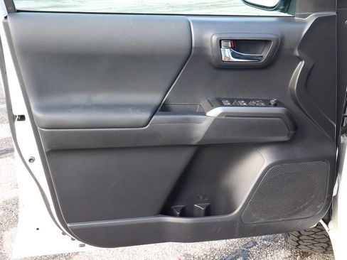 Used 2023 Toyota Tacoma TRD Off-Road image 16