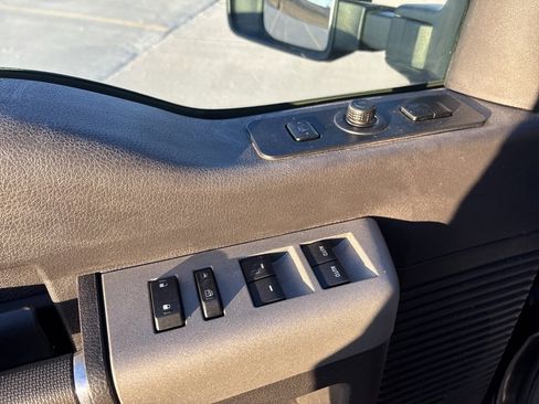 Used 2013 Ford F250 Lariat w/ Chrome Pkg image 16