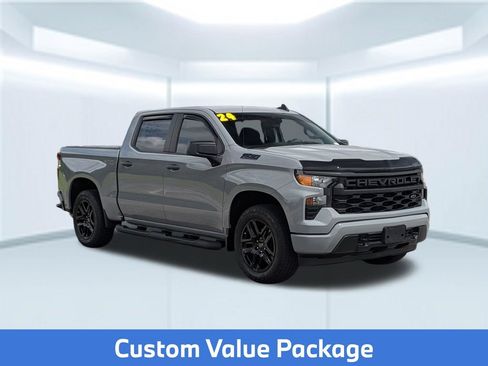 Used 2024 Chevrolet Silverado 1500 Custom w/ Turbomax Blackout Package AWD/4WD image 9