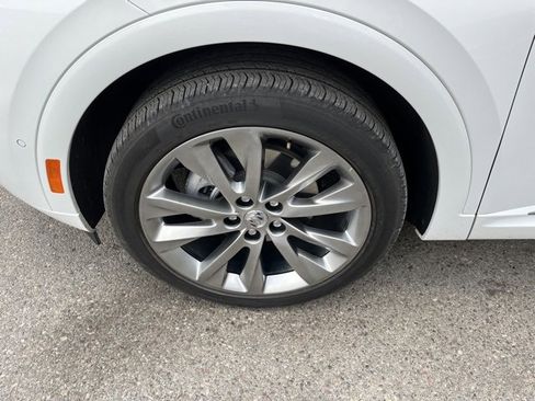 Used 2022 Buick Envision Avenir w/ Technology Package II image 18