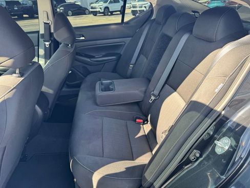 Used 2022 Nissan Altima 2.5 SV w/ SV Premium Package image 34