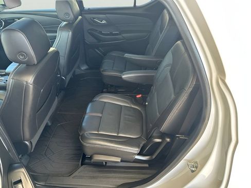 Used 2023 Chevrolet Traverse RS w/ LPO, Floor Liner Package AWD/4WD image 20