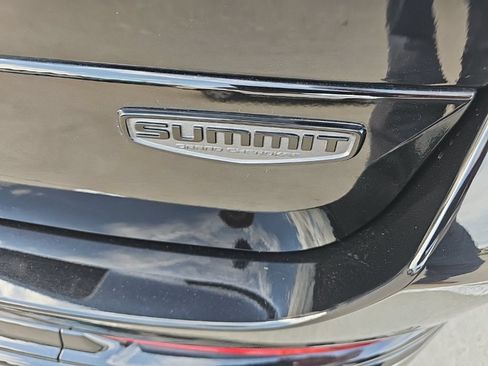 Used 2024 Jeep Grand Cherokee L Summit AWD/4WD image 18