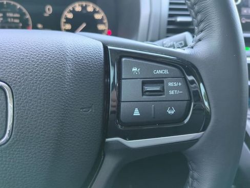 Used 2025 Honda Odyssey Touring image 32