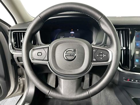 Used 2025 Volvo S60 B5 Core image 12