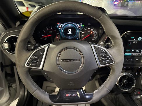 Used 2018 Chevrolet Camaro SS image 12