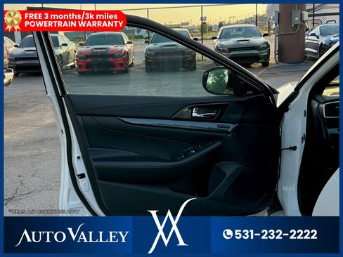 Used 2021 Nissan Maxima SR w/ Sport Mat Group FWD image 12