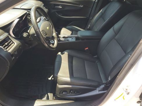 Used 2019 Chevrolet Impala LT FWD image 18