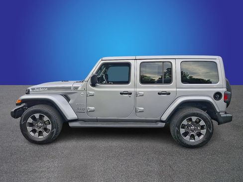 Used 2018 Jeep Wrangler Unlimited Sahara w/ Cold Weather Group AWD/4WD image 7