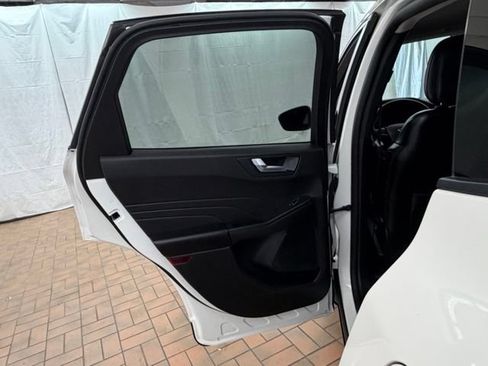 Certified 2024 Ford Escape SE FWD image 20