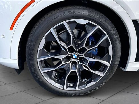 Certified 2025 BMW X7 M60i image 10