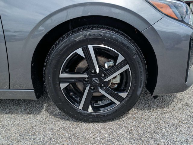 Used 2024 Nissan Sentra SV FWD image 11