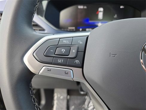 Used 2024 Volkswagen Taos SE image 22