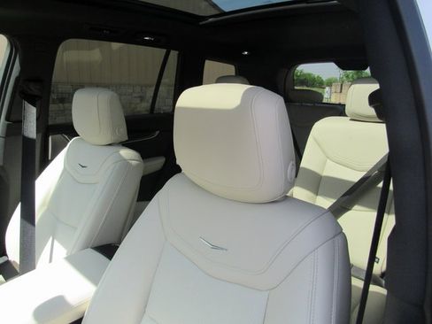 New 2025 Cadillac XT6 Sport w/ Technology Package image 11