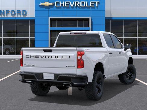 New 2026 Chevrolet Silverado 1500 Custom Trail Boss w/ LPO, Dark Essentials Package AWD/4WD image 4