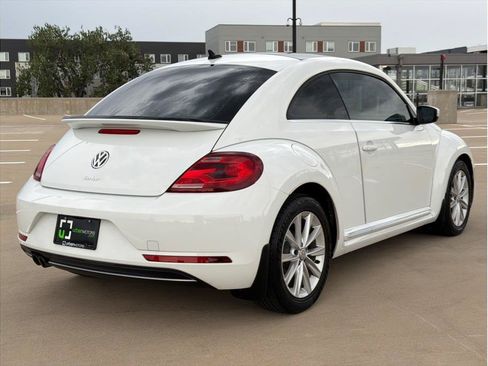 Used 2019 Volkswagen Beetle 2.0T SE FWD image 8