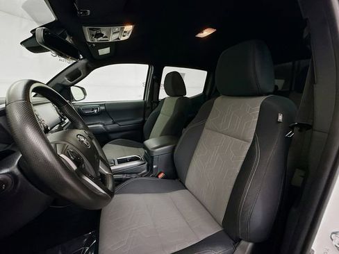 Used 2022 Toyota Tacoma TRD Off-Road image 20