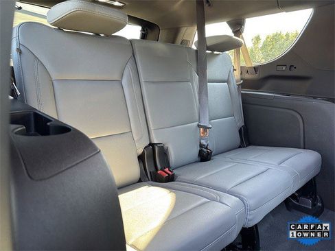Used 2023 Chevrolet Suburban Z71 image 30