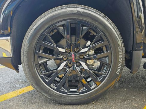 New 2026 GMC Sierra 1500 SLT w/ SLT Premium Plus Package image 11