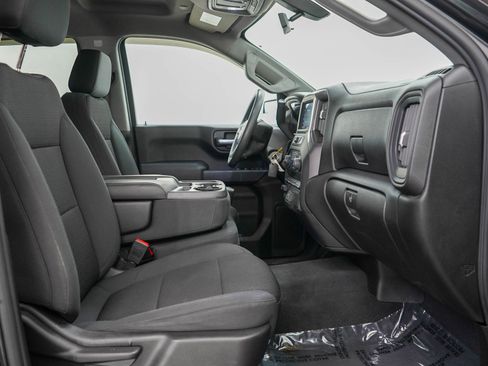 Used 2020 Chevrolet Silverado 1500 Custom w/ Custom Value Package image 11